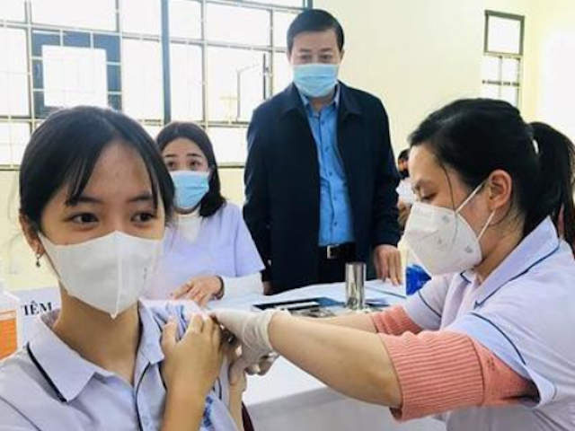 Вьетнам приостановил вакцинацию уколами Pfizer после госпитализации 120 детей