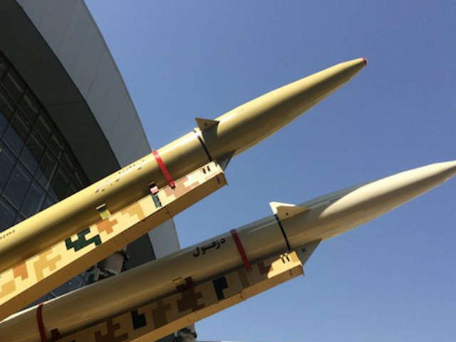 Иран показал новейшую "технологию маневрирования внеатмосферной траектории" своих баллистических ракет