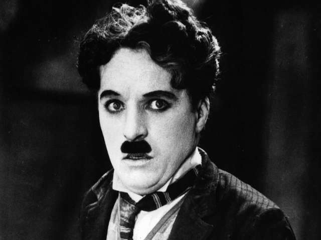 Как и за что власти США выдавили Чарли Чаплина из страны, так и не присвоив ему американского гражданства