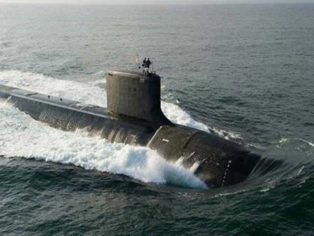 Российские военно-морские силы выгнали американскую подводную лодку из территориальных вод