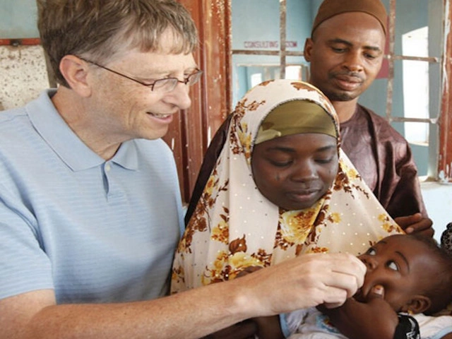 Нигерийский чиновник обвиняет Билла Гейтса в экспериментах на африканцах