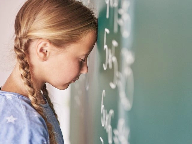У детей в США резко падают навыки чтения и математики