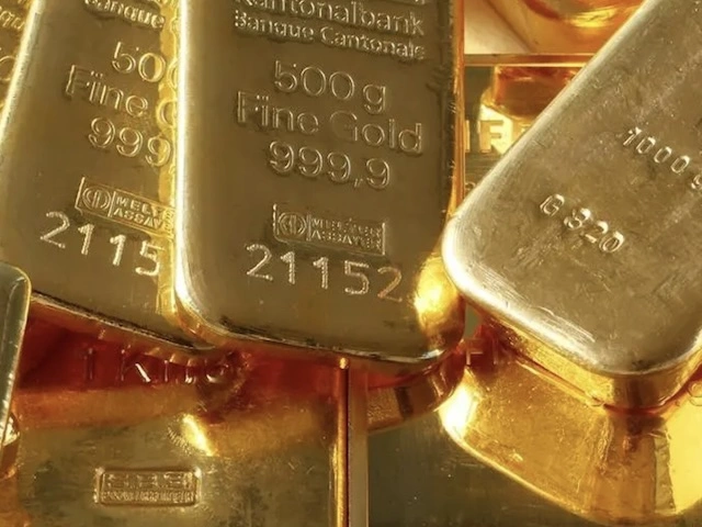 Тенденция: золото идёт вверх с одновременным отказом от американских гособлигаций